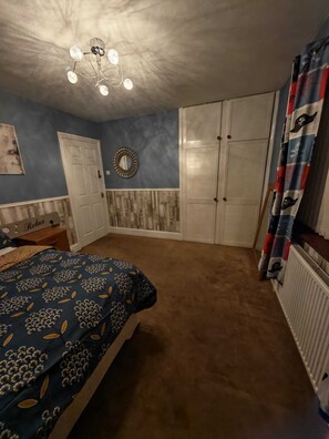 Room - Home Away From Home: Charming 3-Bed House in Stanley. (Stanley)