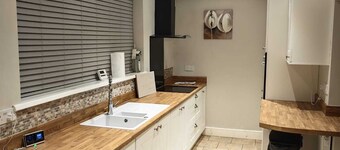 Home Away From Home: Charming 3-Bed House in Stanley.