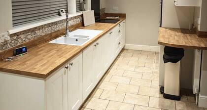 Home Away From Home: Charming 3-Bed House in Stanley.