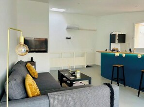 Smart TV, books, stereo - Charming Duplex Panier - Panoramic terrace & sea view (Marseille)