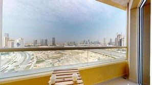 Interior - Peaceful Studio l City Skyline View l IMPZ (Dubai)