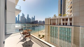 Property grounds - Perfect 1 Bed l City Skyline Views l Coastal Haven (Emaar Beachfront)