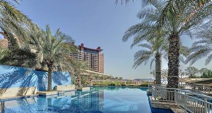 Chic 2 Bed l Sea Views l Palm Jumeirah Retreat