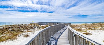 Beach Club Avalon 206 K/Q/ Tw-Tw Bunk/SS Sleeps 8 - Beach View- Pools