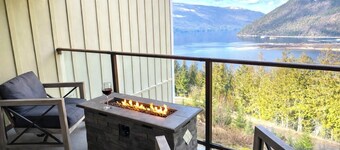 Lake & Mountain View Retreat with Fire Table and 2 Balconies - Sleeps 6