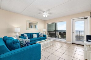 Smart TV - Wake Up to Ocean Views - Beachfront Balcony, Pool (South Padre Island)