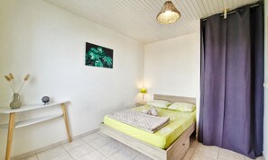 2 bedrooms, iron/ironing board, free WiFi, bed sheets - 3-Bedroom Apartment with Stunning Panoramic Ocean Views - Terraces & BBQ, Sainte-Luce (Sainte-Luce)