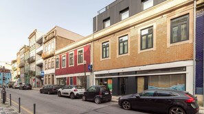 Exterior - 1F | Rosário 244 by LovelyStay (Porto)