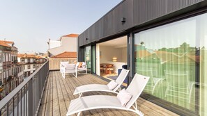 Property grounds - 2F | Rosário 244 by LovelyStay (Porto)