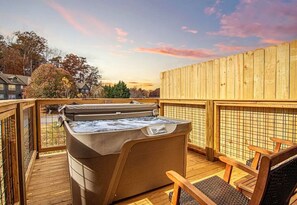 Terrace/patio - Cute Condo | Hot Tub | Minutes to Pigeon Forge! (Sevierville)