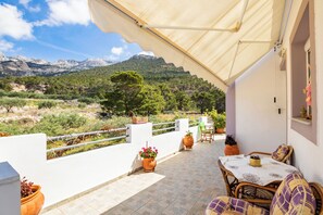 Outdoor dining - Miraluna View in Karpathos (LEFKOS)
