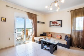 Living area - Miraluna View in Karpathos (LEFKOS)