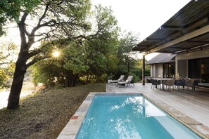 Pool - Villa Riviersig, a new stylish bushvilla (Hoedspruit)