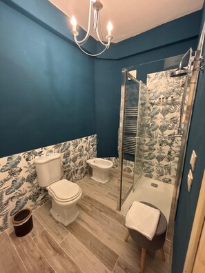 Shower, hair dryer, bidet, towels - Villa Brikinnia (Lentini)