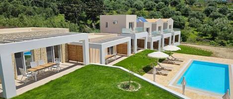 Piscine extérieure (ouverte en saison)