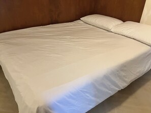 Iron/ironing board, WiFi