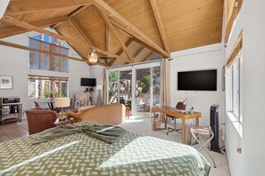 WiFi, bed sheets - NEW! Desert Escape with Private Balcony (Indian Wells)