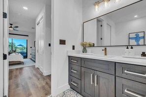 Iron/ironing board, travel cot, WiFi, bed sheets - New Build | Pool · Outdoor Bar · 2 Golf Carts Incl. (Captiva)