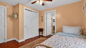 WiFi, bed sheets - NEW! Liberty Suite 1-Bedroom Apartment (Gettysburg)