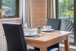 Dining - Spinney Lodge at High Borrans Farm (Windermere)