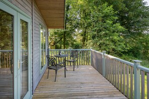 Outdoor dining - Holt Lodge at High Borrans Farm (Windermere)