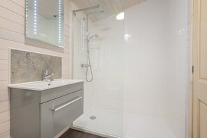 تجهيزات دش، مجففات شعر، مناشف
