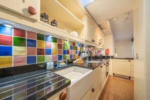 Microwave, oven, dishwasher - Ben Place Cottage -  A short stroll from Grasmere Village (Grasmere)
