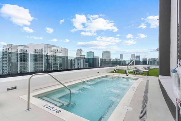 Outdoor pool - District 225 (Miami)