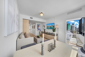 Apartment, 2 Bedrooms, City View | Dining room - District 225 (Miami)