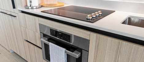 Departamento, vista a la ciudad | Cocina privada | Cafetera y tetera