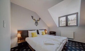 Standard Double Room | Desk, laptop workspace, blackout curtains, iron/ironing board