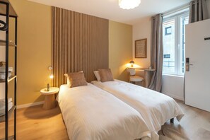 8 bedrooms, iron/ironing board, WiFi, bed sheets