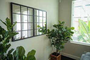 Interior - Stay in the Heart of Houston, 5' to Downtown, close Medical Center & World Cup (Houston)