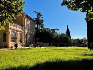 Property grounds - Sumptuous Manoir XIXᵉ between Aix & Cassis - Swimming pool, Garden & Sainte-Baume View (Auriol)