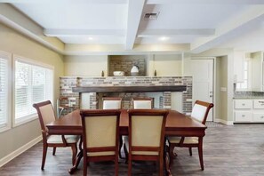 Dining - Mins to Ocean Drive, Bayfront, Fam Friendly, Quiet (Corpus Christi)