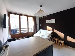 Interior - Apartment with Balcony and View in Sauze (Enchastrayes)