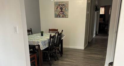 Family Friendly 3BR Hinton Retreat : Gateway to Jasper National Park