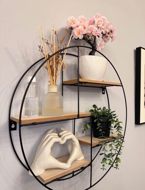 Interior detail - Beautifully Designed Studio Flat in OL4 – Comfort & Style (Oldham)