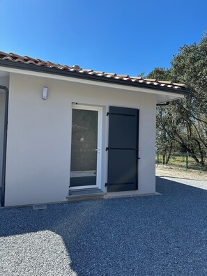 تفاصيل الفندق من الخارج