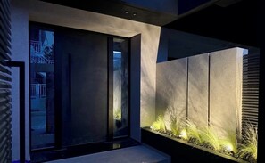 Front of property - KALVOKORESI 16 I PREMIUM APARTMENTS (Chios)