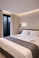Deluxe Apartment, Non Smoking, Garden View | Egyptian cotton sheets, premium bedding, down comforters
