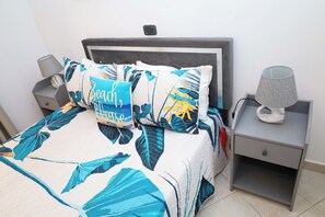 1 bedroom, iron/ironing board, WiFi, bed sheets - Charming 1BR APT in Santa Maria – 4 Min Walk to Beach & by the Main Street (Santa Maria)