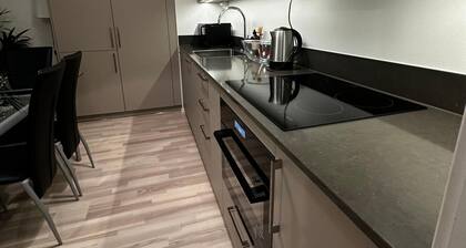 Business/couples - Parking - Wifi - Sleeps 3