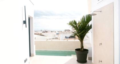 Abril Plaza Private pool