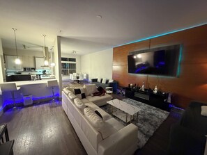 Living area - Modern 3BR Bayou Retreat • Pool • Gym • Balcony in Houston (Houston)