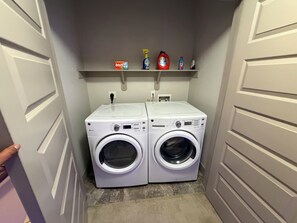 Interior - Modern 3BR Bayou Retreat • Pool • Gym • Balcony in Houston (Houston)