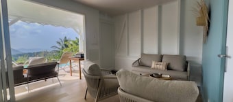Villa Ty Kas Karaïb Sainte-Luce, sea view and swimming pool.