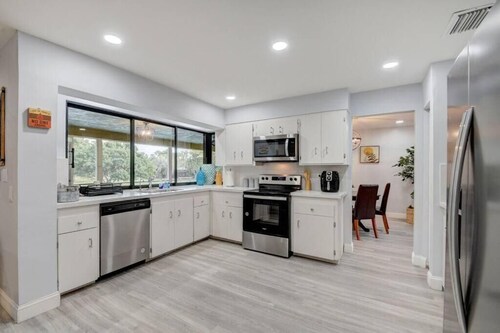 Spacious 5-bedroom farmhouse in fabulous  with AC