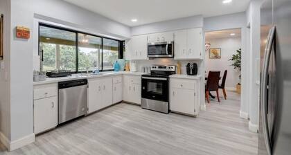 Spacious 5-bedroom farmhouse in fabulous with AC