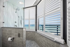 Shower, hair dryer, towels - 🏝️Sound-Front | Two Balconies | Steps to the Beach | Palm Beach Club #206🏝️ (Pensacola Beach)